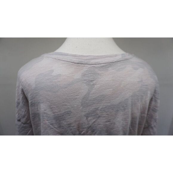 Old Navy Women’s Gray Camo Print Cropped T-Shirt - Size M - Picture 11 of 16